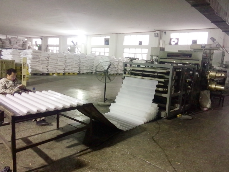 <strong>蜂窩斜管全自動生產(chǎn)線</strong>